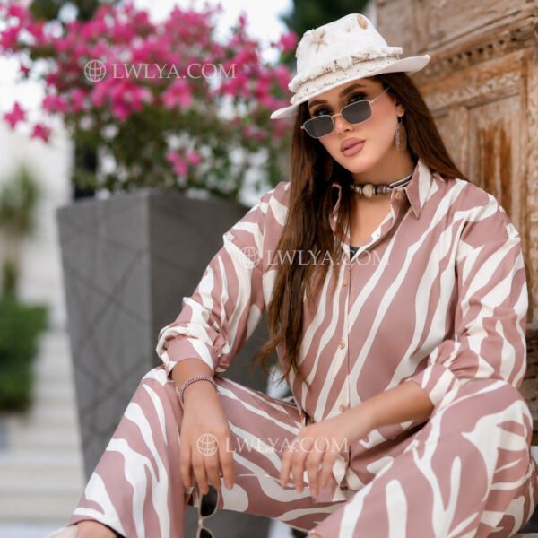 طقم كاجوال بطبعة زيبرا